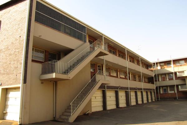 The apartment is situated not far from the Central Business District of Vanderbijlpark.
The apartment consists of a kitchen with ample ...