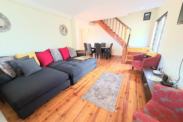 Fully furnished home in Bo Kaap for sale. 

This exquisite property is situated in the vibrant and colourful neighbourhood of Bo-Kaap ...