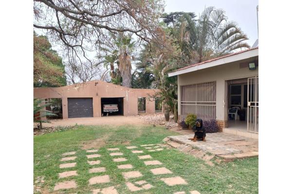 The 8.5-hectare farm located in Lusthof offers a serene setting with ample amenities. The property includes four Borgates and a ...