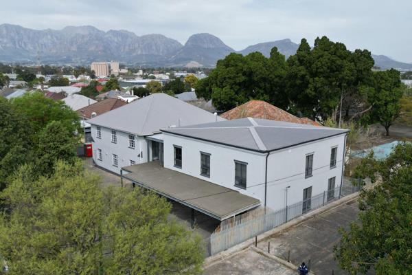 Invest in a prime commercial property located in the bustling Central Business District of Paarl, offering an exceptional opportunity ...