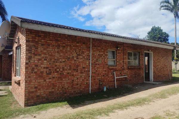 This cozy unit is situated in quiet area close to all the convenience offered in Mandlanzini e.g. clinic, tuck-shop, community hall and ...