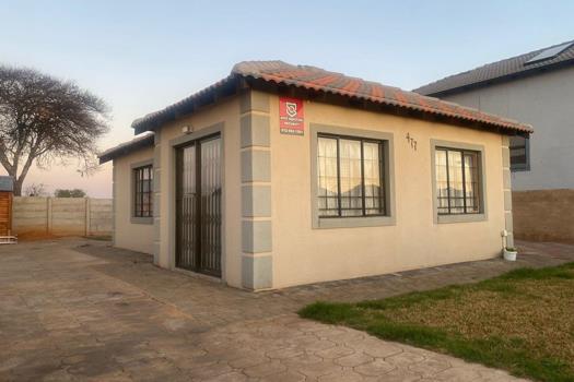 2 Bedroom House for sale in Klerksoord