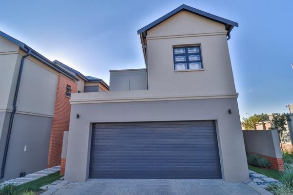 FOR SALE – 4 Bedrooms 3,5 Bathrooms Cluster – Kyalami

It is chic, functional and ...