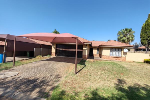 Looking for a Home in Hex River Lifestyle Estate? This one might be just the one you were waiting for!

This home features a spacious ...