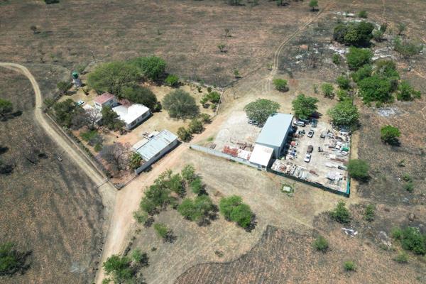 Welcome to this expansive 21-hectare farm located in the picturesque Honingklip, just a short 10-minute drive from Krugersdorp and all ...