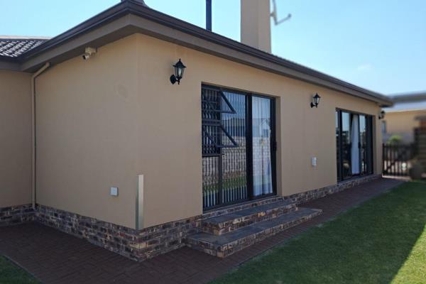 Property Overview

Location: Fountains Estate, Jeffreys Bay  
Property Size: 240 sqm  
Stand Size: 637 sqm  [Corner stand]
Bedrooms: 3  ...