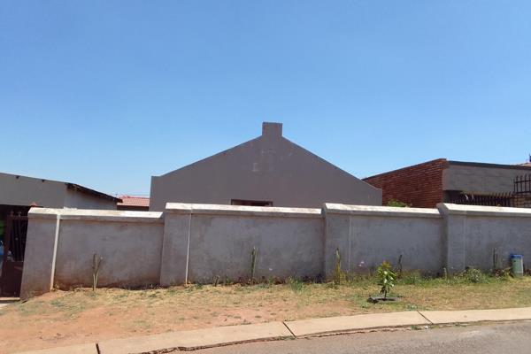 Welcome to your home in the heart of Atteridgeville (Hlalampya)
This property offers ...