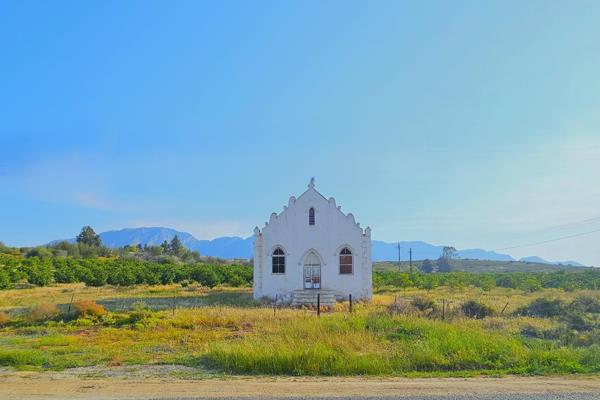 Escape the hustle and bustle at your new retreat, situated between Montagu and Poortjieskloof.

A delightful surprise awaits, hidden ...