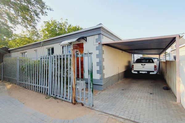 Situated in a secure estate in the heart of Noordwyk, this cute &amp; comfortable ...