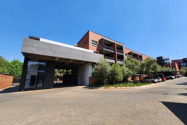 Modern Menlo Park Living. This beautifully designed 2-bedroom, 2-bathroom unit in Menlo Park offers a perfect balance of contemporary style and daily comfort. With its open floor plan, high ceilings, and large windows, the space ...