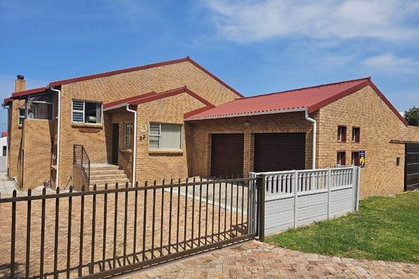 Sole Mandate. Ideal dual living, double storey property offers 4 bedrooms, 3.5 bathrooms ...