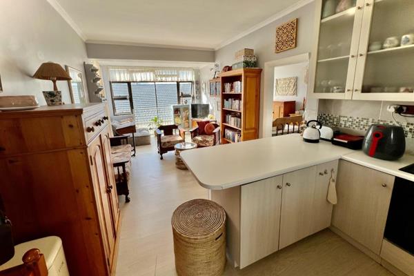 Cozy one-bedroom apartment close to the beach for sale!

A sunny apartment on the ...