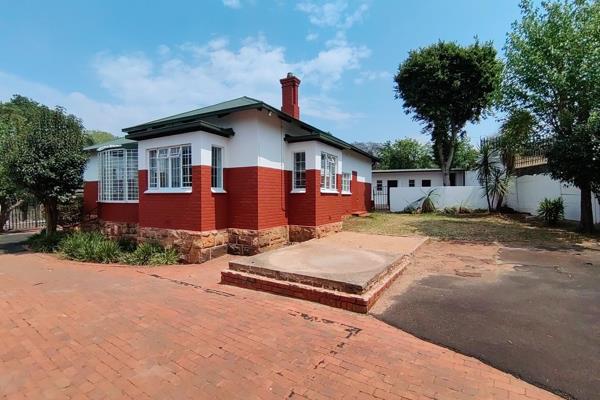 Prime Investment Opportunity in Auckland Park - Versatile 10-Bedroom Corner Stand ...