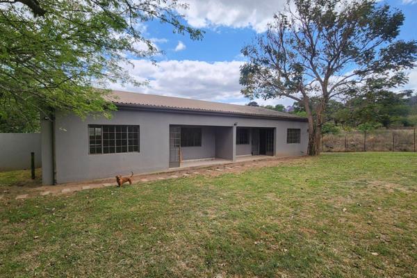 This lovely w Bedroom and 1 Batgroom pet friendly unit is available immediately. 

R1850 for contract fee. 

Excluding water and ...