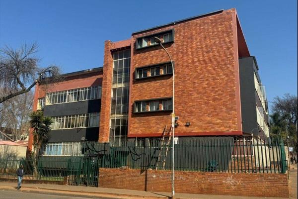 A block of flat in Johannesburg consist of 21  units, typically designed to accommodate urban living comfortably. Each unit varies in ...