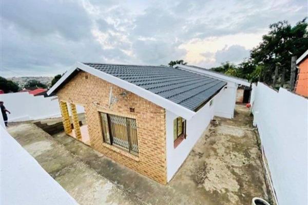 Look no further! BLAQPROP presents:

This warm and welcoming 3-bedroom home in KwaMashu with spacious living areas, perfect for ...