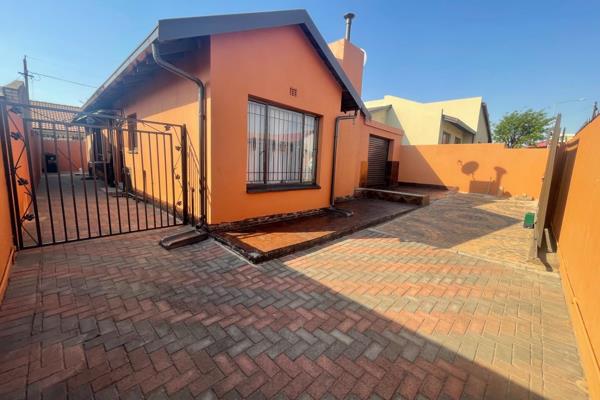 A lovey spacious family home with 3 bedrooms and carport to park 4 cars for sale in ...