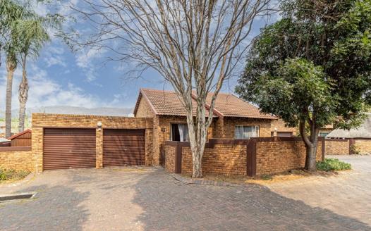 2 Bedroom Townhouse for sale in Wilgeheuwel