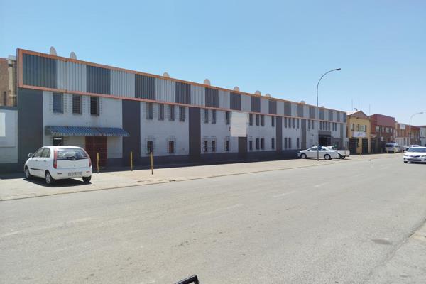 Multi level building with residential units !

Ideally located close to lakeside mall !

Neat building over 2 levels with 61 units  ...