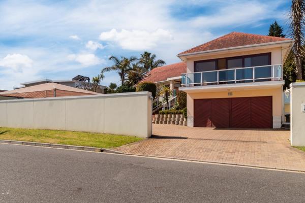 Welcome to this stunning family home nestled in the sought-after suburb of Protea ...