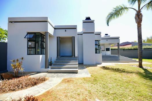 3 Bedroom House for sale in Moreleta Park