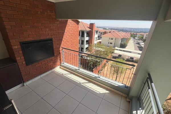 2 bedroom 1 Bathroom  in Acacia for Immediate Occupation

Open plan kitchen and living ...