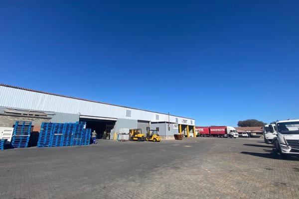 This 2000m&#178; industrial warehouse is available for lease in Blackheath, a prime ...