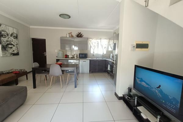 STUNNING TWO BEDROOM ONE BATHROOM GROUND FLOOR DOUBLE STOREY HOME FOR SALE

Centrally located in this security estate
Two tiled ...