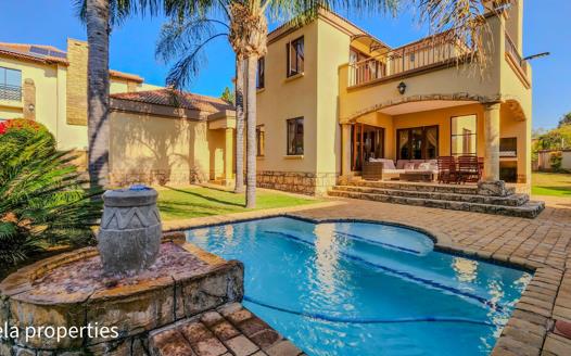 3 Bedroom House for sale in Ruimsig Country Estate