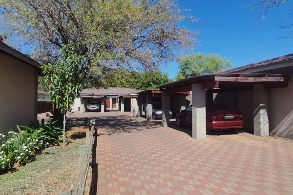 This townhouse is perfectly located for convenience, situated within walking distance of Lephalale Mall, the provincial hospital ...