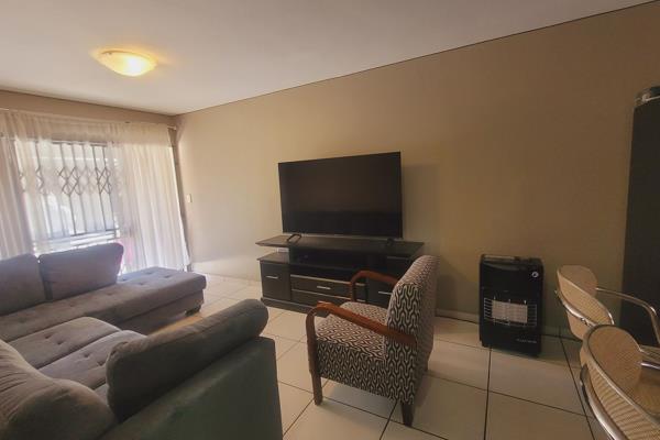 This lovely neat unit offers 3 bedrooms and 2 bathrooms
Spacious open plan living area and kitchen 
Under cover parking