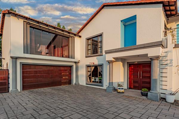 This stunning double-story home in Heuwelsig Estate, Centurion, offers a blend of luxury and modern convenience. Heuwelsig estate is ...