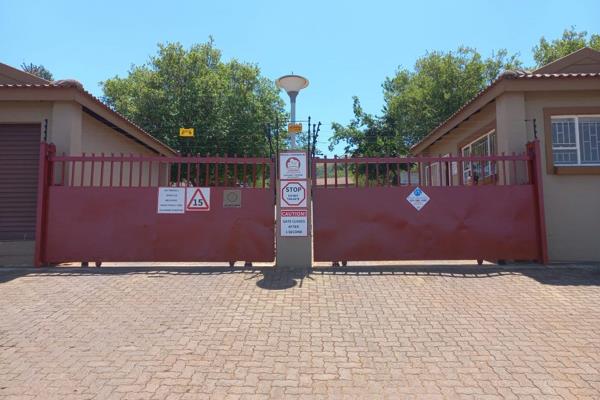 The unit is in a very safe and secured complex. 
Close to the hospital and Vryheid Hill
Safe parking
Swimming pool and entertainment ...