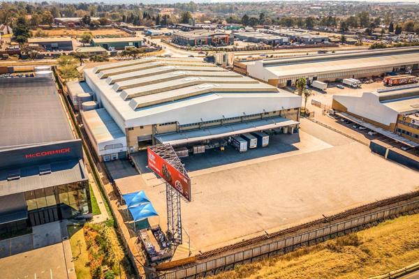 Available for lease from December 1, 2024, this expansive 8,806m2 industrial warehouse ...