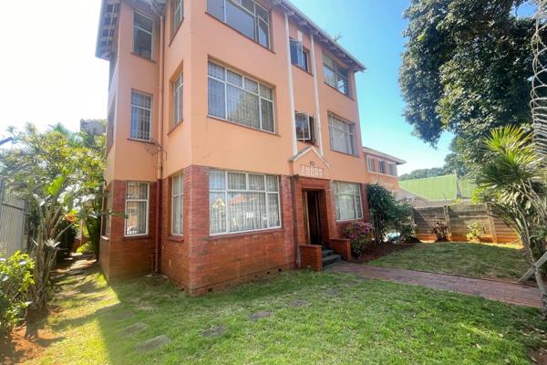 Blaqprop present this 1.5 bedroom apartment nestled in the vibrant community of Glenwood, Durban. Boasting convenience and comfort ...