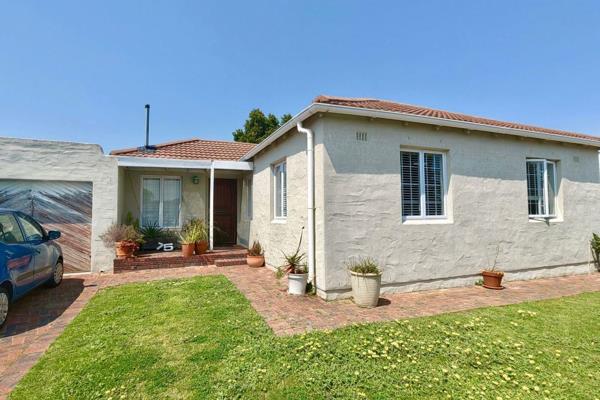 Tucked away in a peaceful cul-de-sac in the heart of Edgemead, this delightful 3-bedroom home offers comfort and convenience. The ...