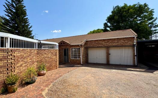 3 Bedroom House for sale in Lyttelton Manor