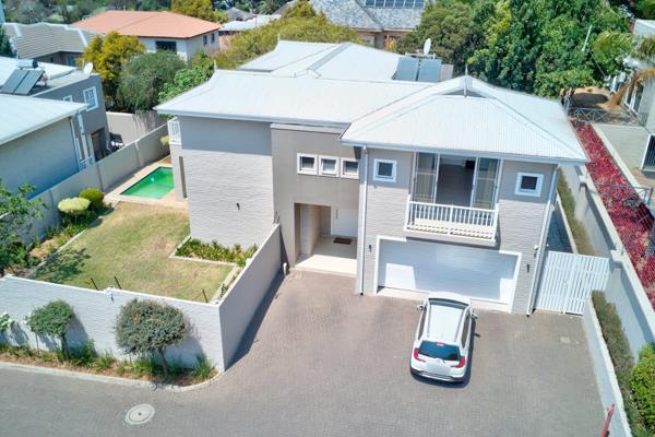 This is a rare opportunity to own a stunning, upmarket property in the prestigious security estate in Edenburg, Rivonia.

This ...