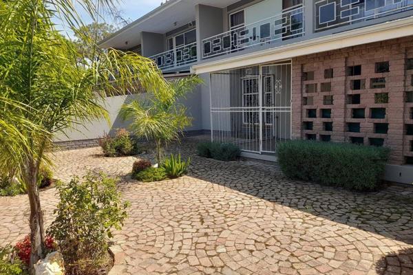 Gated complex, lock-up &amp; go!

Perfect position, price negotiable.

REDZetc. presents a lovely modern, open-plan, three bedroom ...