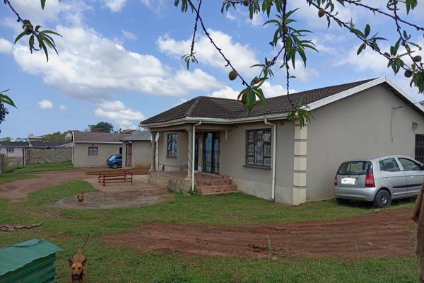 This beautiful home is just along the main road R603/Imbumbulu road enough transport schools are just around the corner Adams ...