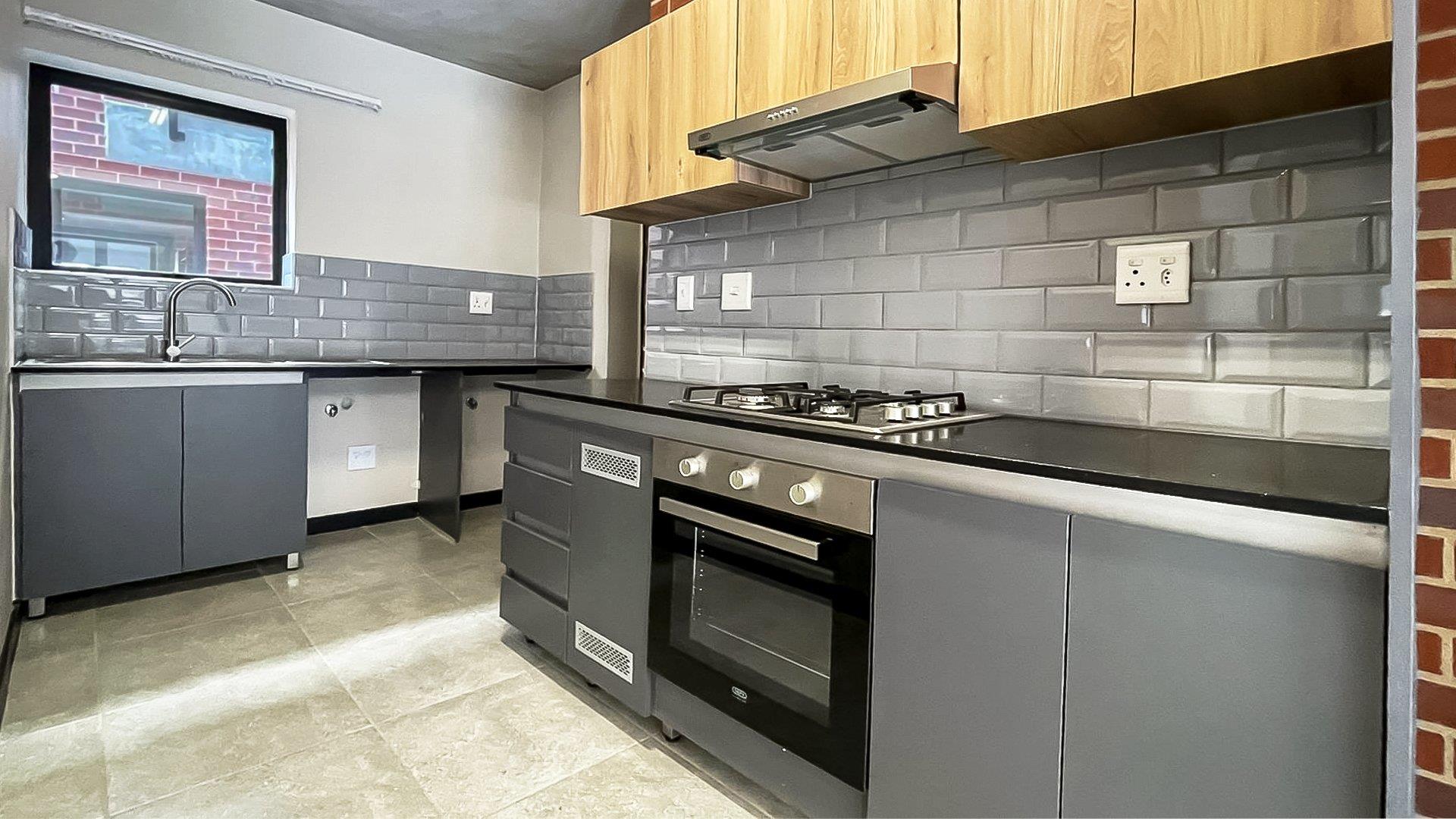 3 Bedroom Apartment / flat to rent in Helderfontein Estate - 20 ...