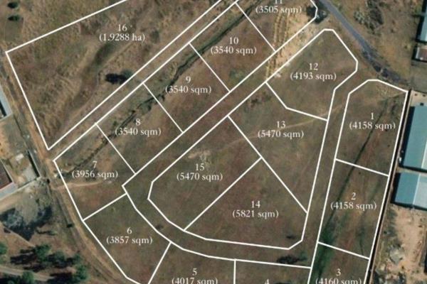 Seize the chance to invest in Riverside, Newcastle, with this spacious 3 505 m2 industrial plot. Located in a growing industrial area ...