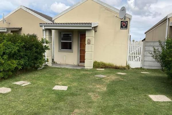 *Situated in a gated community with remote access and electrified fencing allaround. 
*Ideal for those starting out and seeking a ...