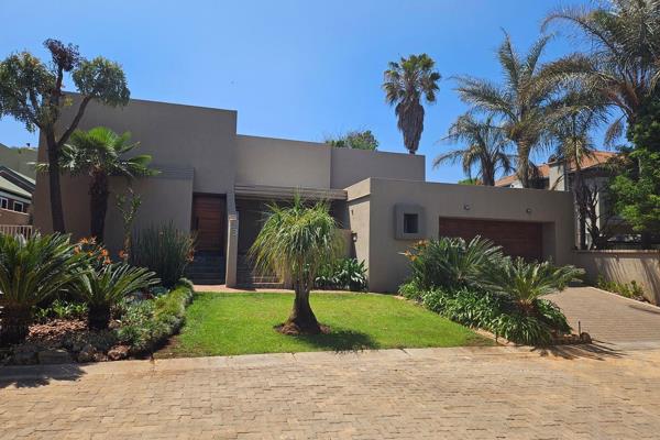 Single storey fully furnished rental, 2 bedrooms, 2 bathrooms, 2 kitchens, 2 lounges, garden &amp; braai area, double garage, Lock Up ...