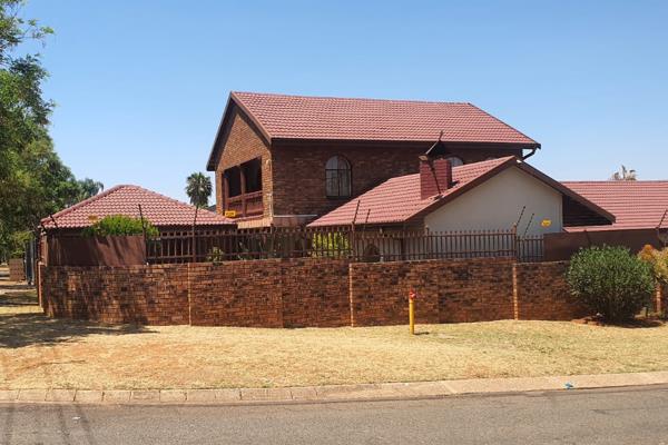 Duet House in Mountain View, Pretoria
Welcome to your dream rental home in the sought-after neighborhood of Mountain View, Pretoria! ...