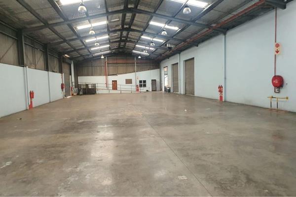 4300M2 WAREHOUSE / SECURE INDUSTRIAL PARK / DEAL PARTY
This 4,300m2 warehouse, located within a secure industrial park, offers a prime space for a range of industrial operations. The property features a spacious shared concrete ...