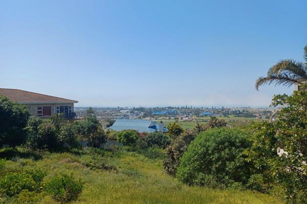 Exceptional Vacant Land for Sale in Hartenbos Heuwels! 

Discover one of the last remaining plots in the breathtaking Hartenbos ...