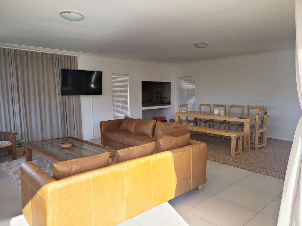 3 Bedroom House to rent in Oceanview Heights