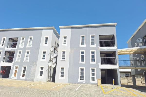 Rufaro Realty presents this modern and beautifully finished 3-bedroom, 2-bathroom apartment, with its slick lines and upmarket feel ...