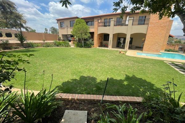 This spacious property is perfect for a large family that want to enjoy Avianto Estate ...